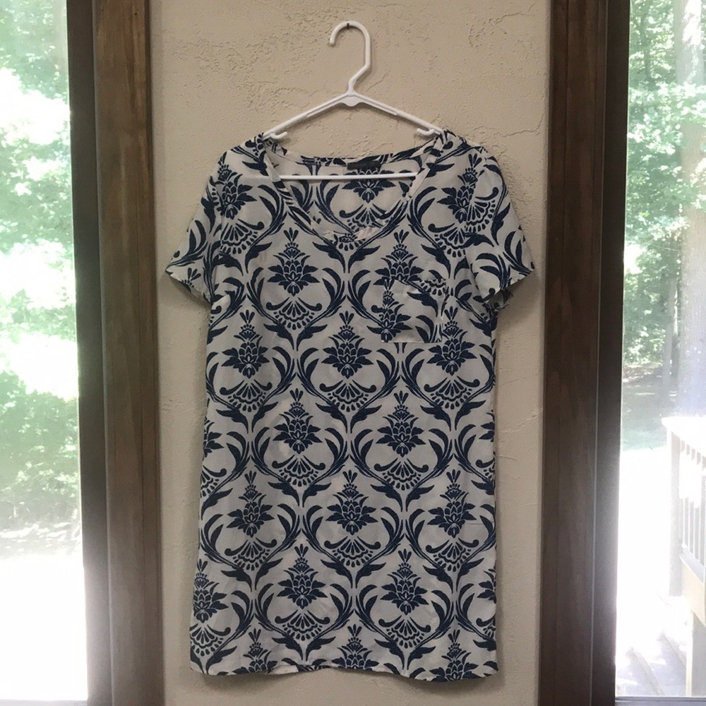 Blue and white, Soprano shift dress